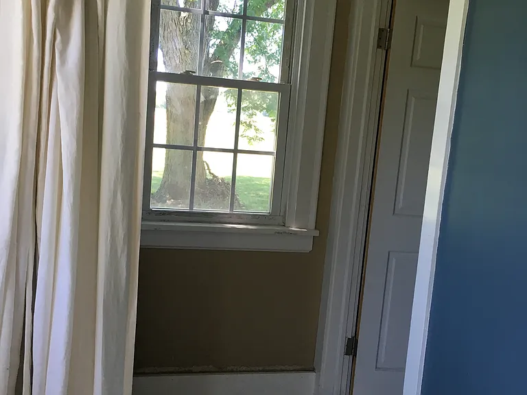 hall to bathroom