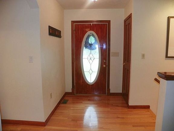 2nd image of 205 Elizabeth Dr