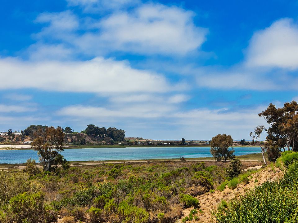 Lagoon & Ocean Views