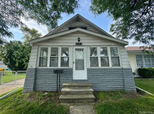 7218 Standard Ave, Center Line, MI 48015