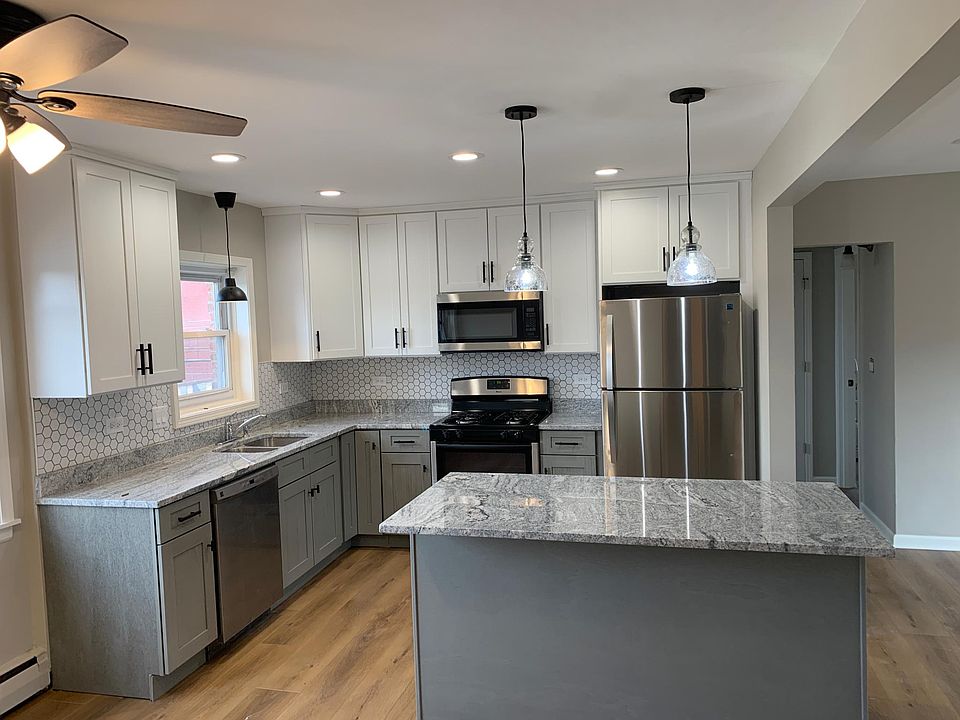 1st image of 3747 N Harlem Ave #F