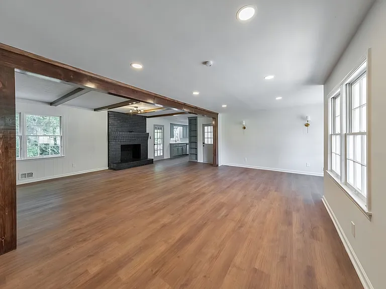 1920 Mozelle Dr — Photo 8