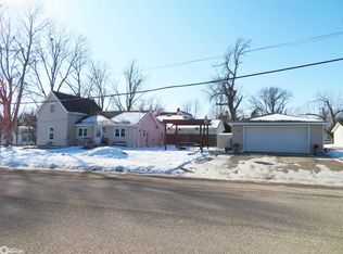 206 2nd Ave SE, State Center, IA 50247