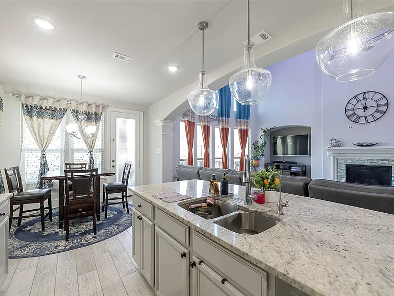 17821 Limestone Spring Ln — Photo 13