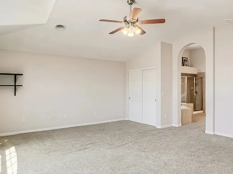 1395 E 100th Ln — Photo 5