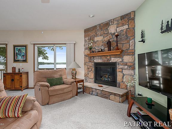 5th image of 9327 S Catalpa Ave