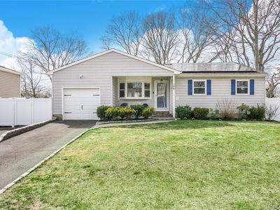 84 Bieselin Road, Bellport, NY, 11713