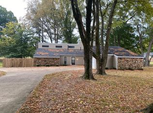 8313 Burning Tree Ln, Memphis, TN 38125