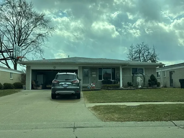 2860 Reese Dr, Sterling Heights, MI 48310