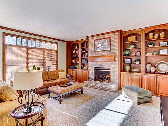 5th image of 3925 Creekway Trl