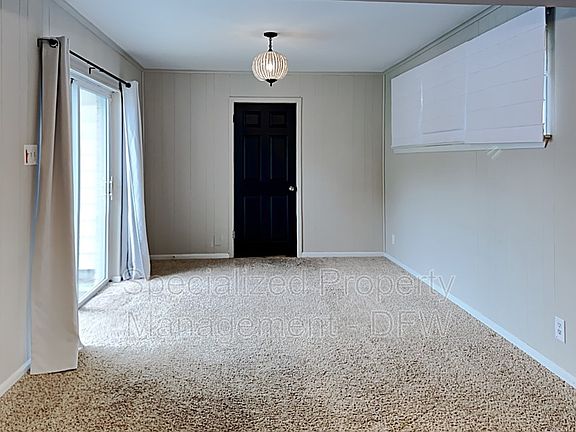 4th image of 2648 Highwood Dr