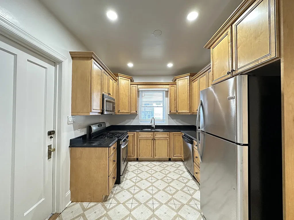 Alluring 2 Bed, 1.5 Bath at Walnut + Central (Evanston) — Photo 2