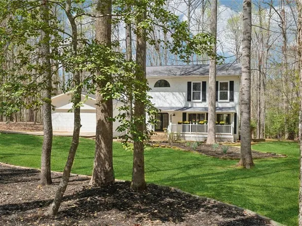 8012 Beachwood Dr, Murrayville, GA 30564