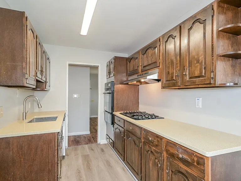 2544 Netherton Dr — Photo 8