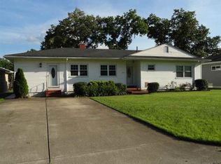 207 Forest View Dr, Huntington, WV 25705