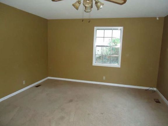 5th image of 2820 Cedar St