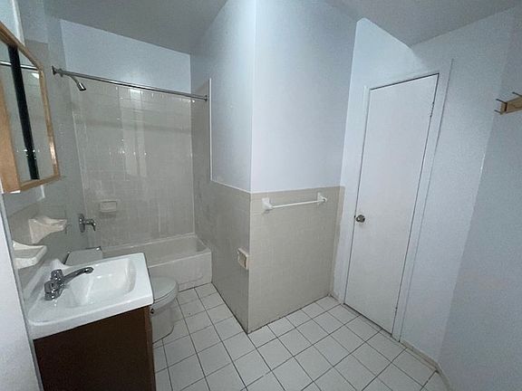 4th image of 620 W 182nd St #B3