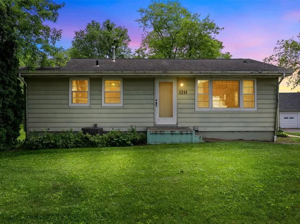 1311 Main St, Ely, IA 52227