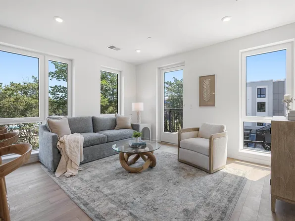 80 Constitution Avenue #332, Portsmouth, NH 03801