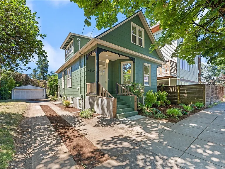 4535 NE Cleveland Ave — Photo 49