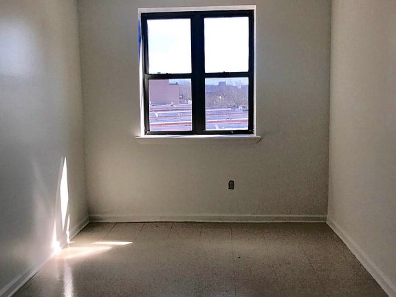 5th image of 1665 Bedford Ave #2F