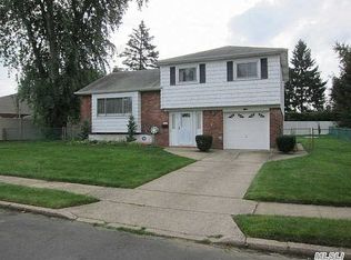 344 Oconnor Rd, North Babylon, NY 11703