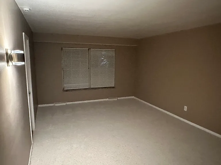 3279 Warrensville Center Rd #20-D — Photo 1
