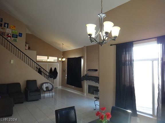 3rd image of 1924 Curio Dr