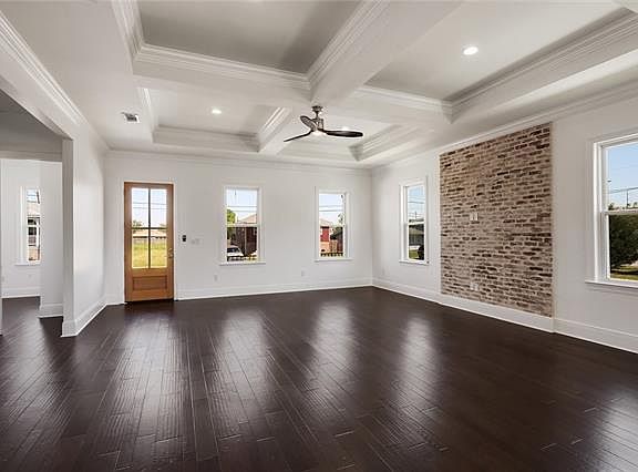 4th image of 4920 Dreux Ave