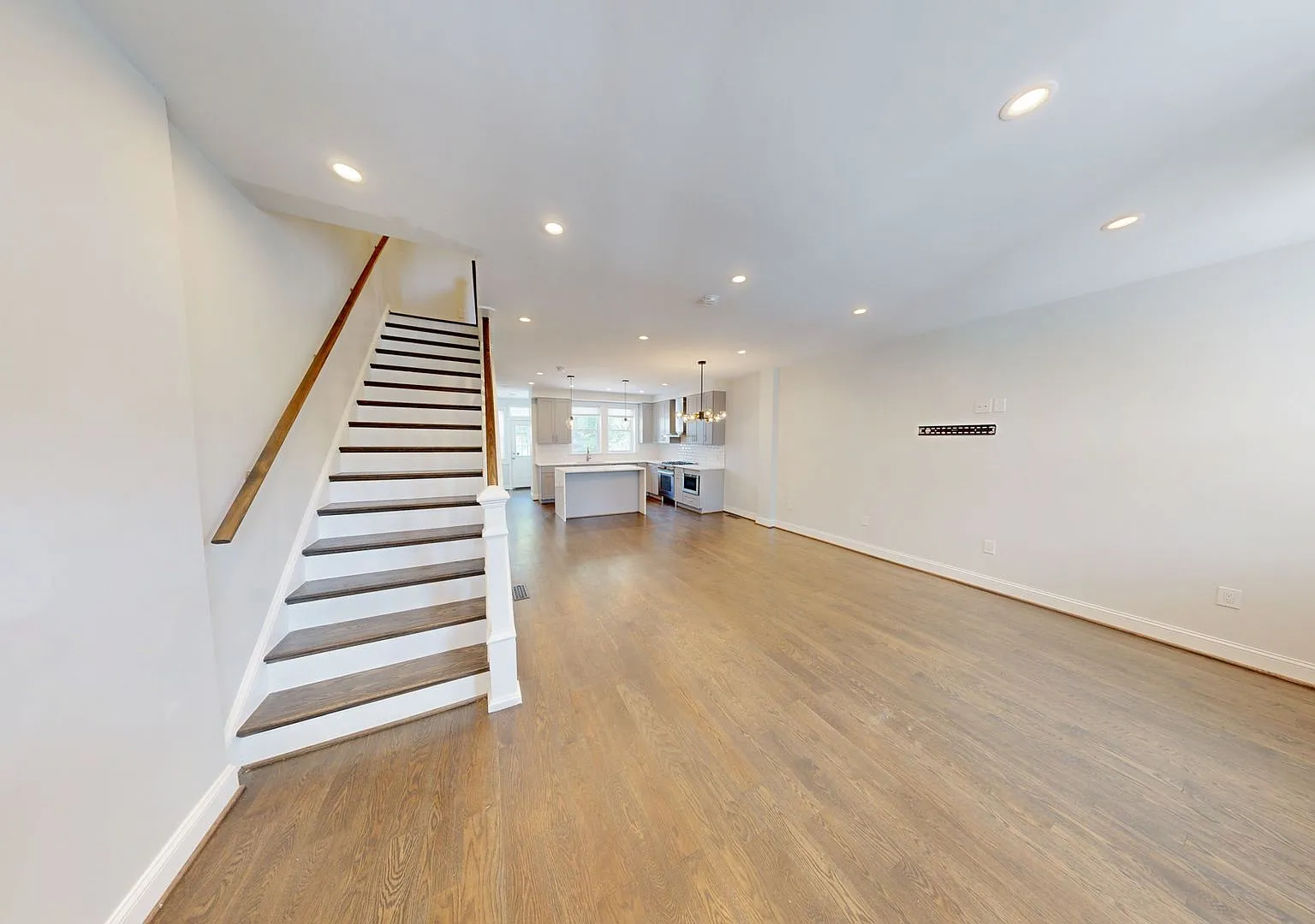 Stunning End Unit 4 Bed + 3.5 Ba Located In Petworth! — Photo 3