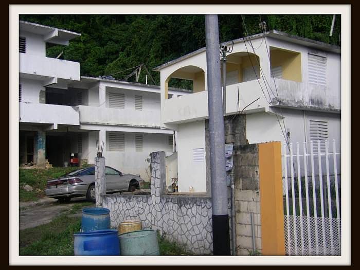 3 HOUSES