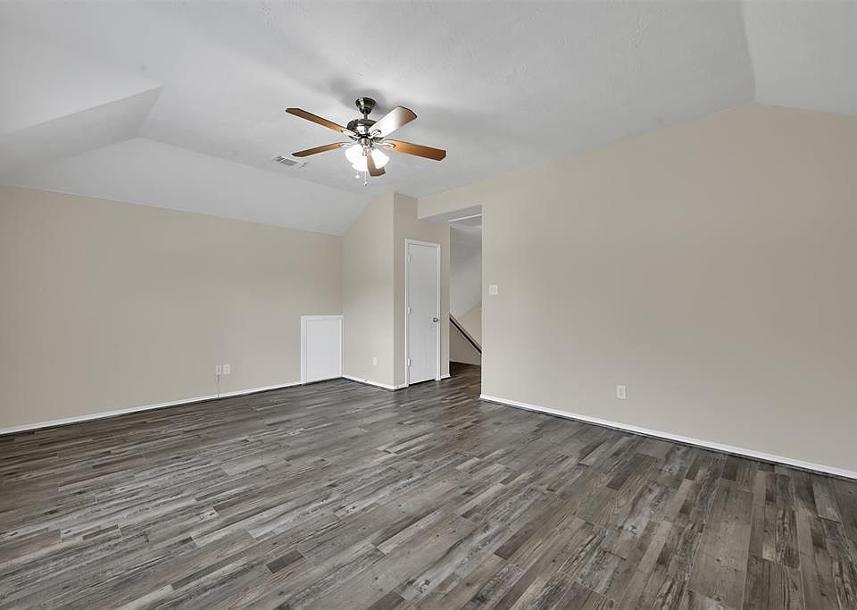 1st image of 27 Bark Bend Pl