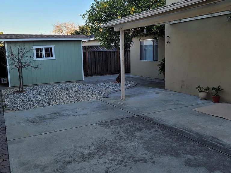 621 Bryan Ave — Photo 6