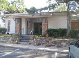 2121 Washington Cir, Arlington, TX 76011