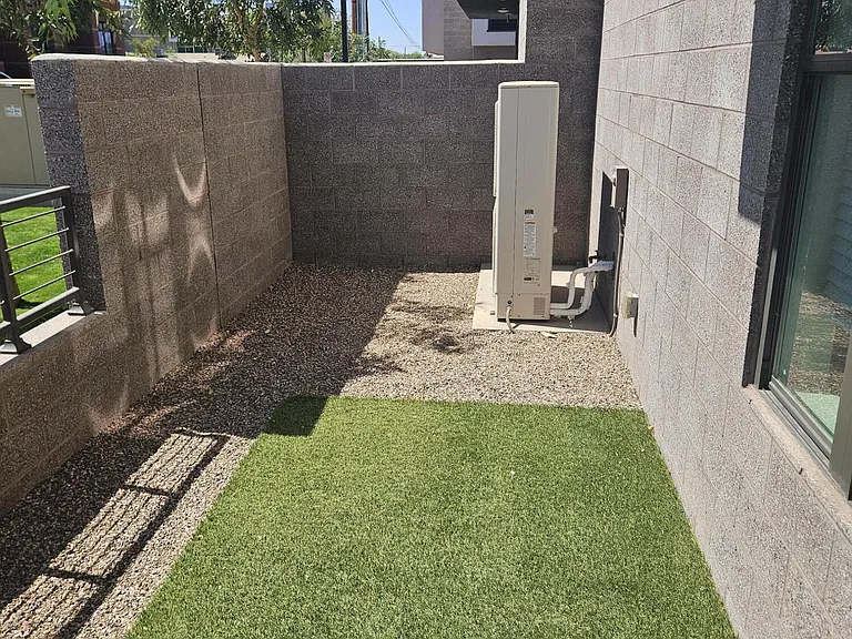 214 S Roosevelt St #L — Photo 42