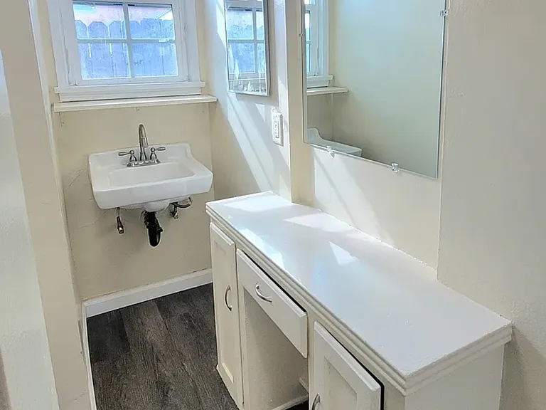 8130 Seville Ave — Photo 5
