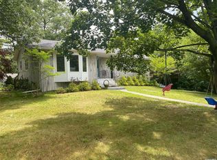 53 N Suffolk Dr, Rocky Point, NY 11778