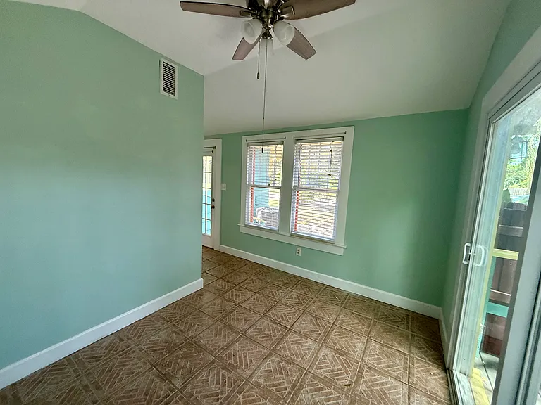 457 Highland Ave — Photo 15