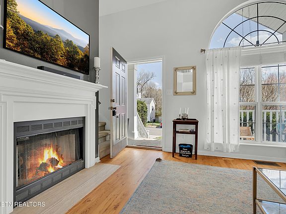 4th image of 8127 Robins Nest Ln