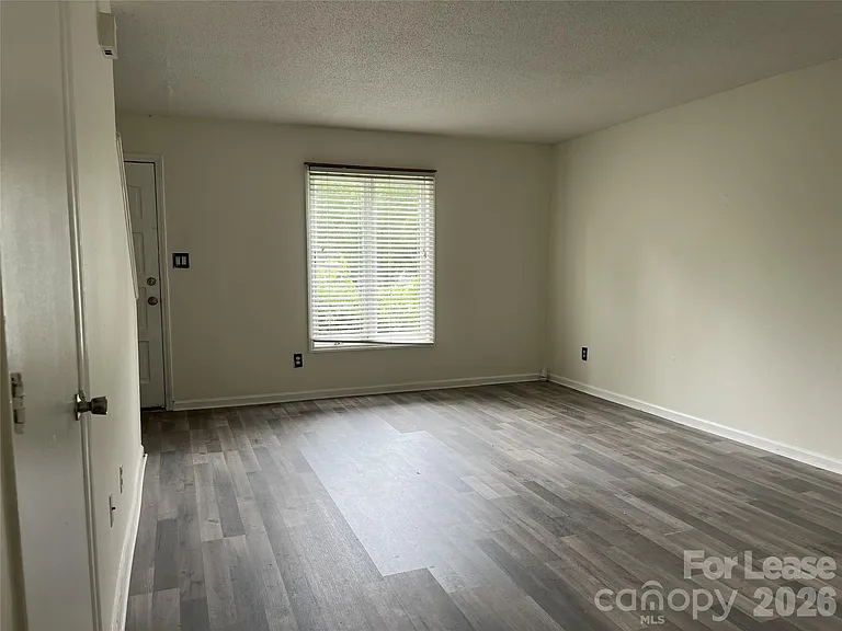 1911 Smoke Ridge Ct #5 — Photo 3