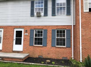 204 Nottoway Dr, Stephens City, VA 22655