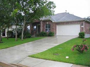 2nd image of 5005 Interlachen Ln