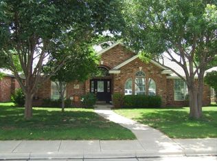 5702 Foxcroft Dr, Amarillo, TX 79109