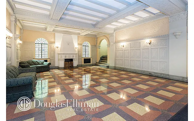 Sold by Douglas Elliman | media 22