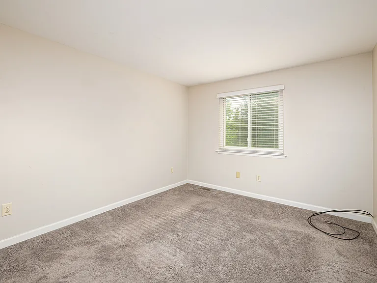 251 Sheffield Dr — Photo 17