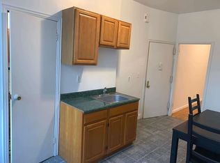 239 Devoe St APT 2L, Brooklyn, NY 11211