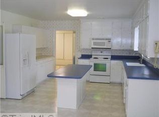 747 Mountainview Rd, King, NC 27021