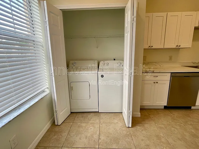 2482 Temple Grove Ln — Photo 7