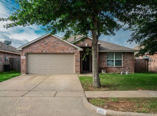 906 Hems Ln, Arlington, TX 76001