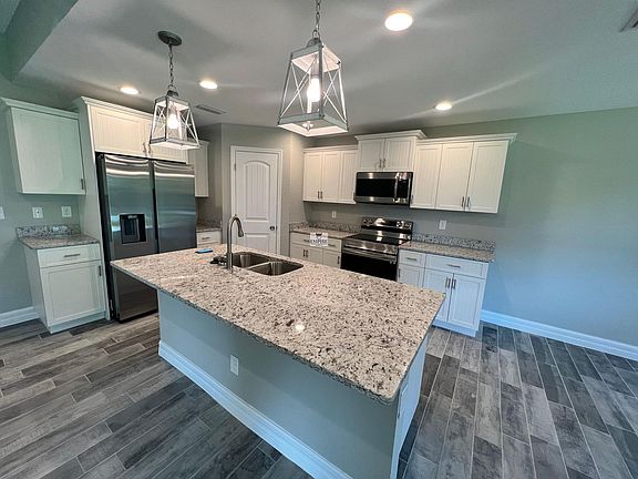 3rd image of 119 Arrow Ln